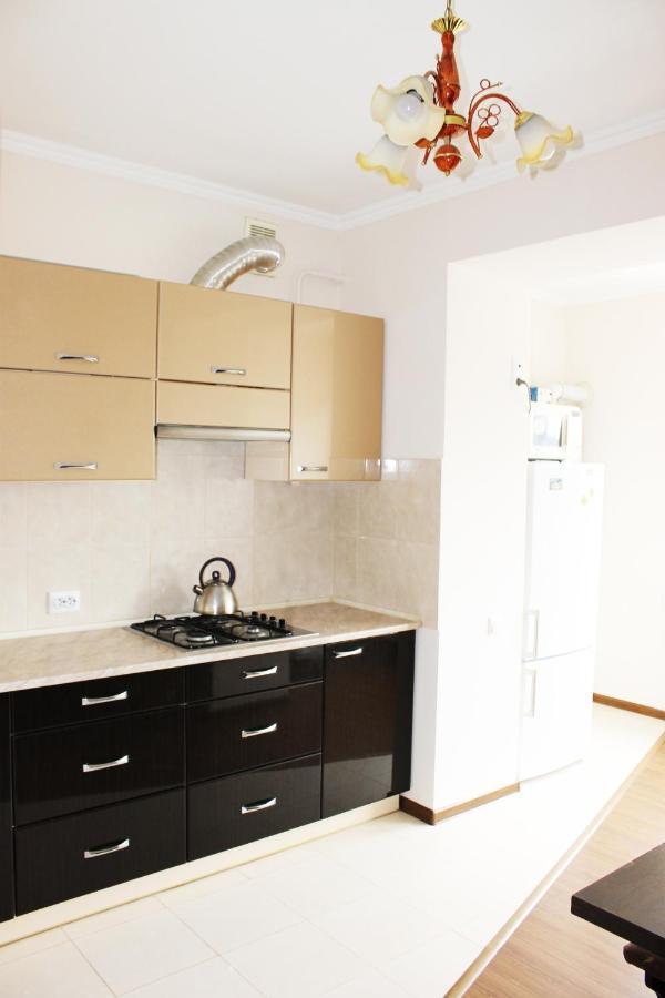 Ferienwohnung Центр Міста Однокімнатна Новобудова Lutsʼk Exterior foto