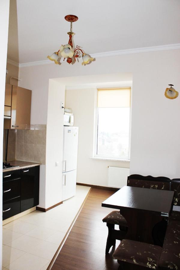 Ferienwohnung Центр Міста Однокімнатна Новобудова Lutsʼk Exterior foto
